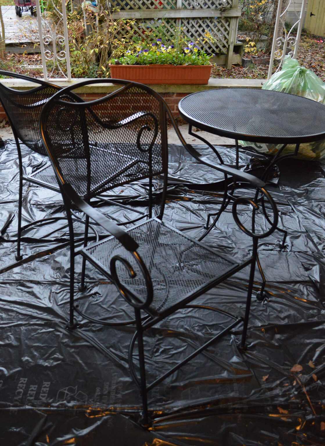 Restore metal outdoor furniture to "like new"