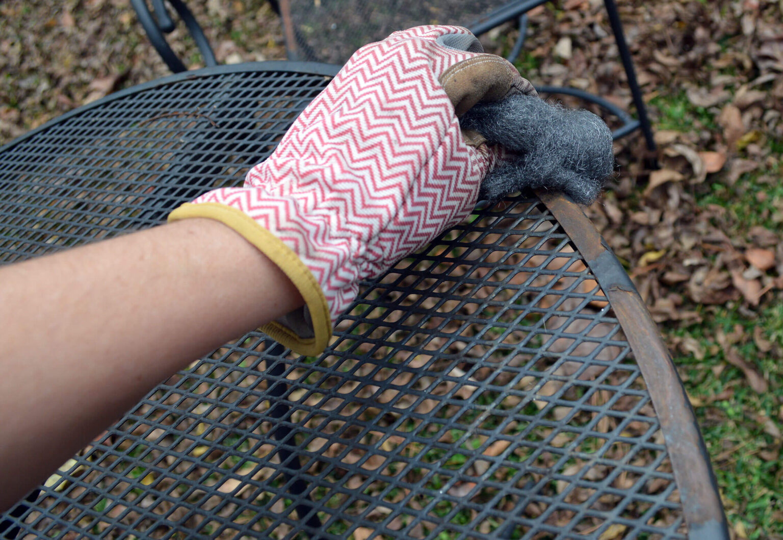 Restore metal outdoor furniture to "like new"